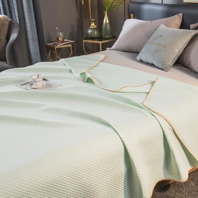 China Anti-static manufacturer can customize tencel polyester comforter cover camping down comforter bedspread cheap bed comforter for sale