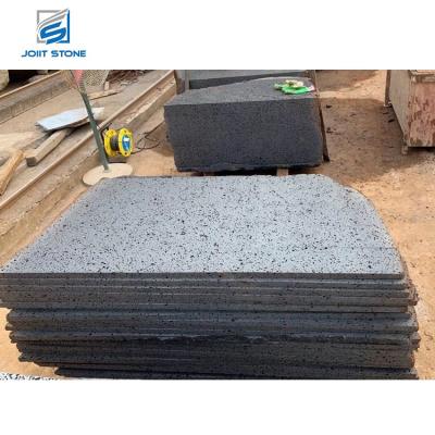 中国 Anti-slip Black Volcanic Lava Stone Volcanic Rock Stone Tiles 販売のため