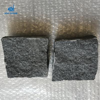 China Modern Cheap Split Face Stones Gray Stone Granite Paving Stone Dark Cubes for sale