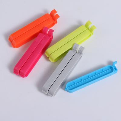 China Sustainable Innovative Design Portable Multi-colors Fresh-keeping Plastic Food Sealing Clip for sale