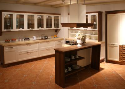 Cina Mobilia della cucina di legno solido del controsoffitto di Silestone, armadi da cucina bianchi luminosi di Closeout in vendita