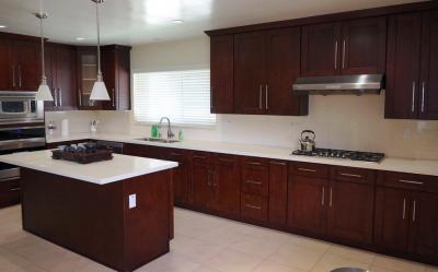 China Classic Solid Wood Kitchen Cupboards With Slider Basket And White Marble Countertop for sale