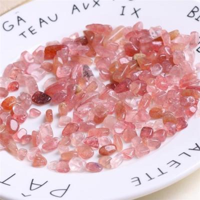 China Wholesale Bulk Natural Healing Water Bottle China Quartz Strawberry Red Gravel Crystal Tumbled Stone Feng Shui For Gift for sale