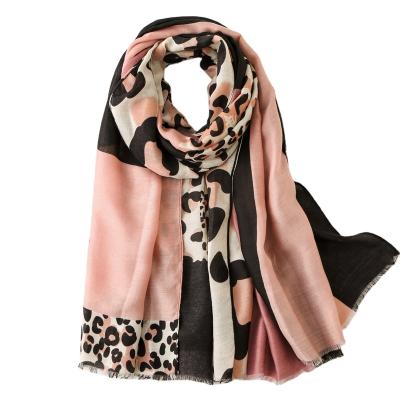 China Female Scarves Shawl 2020 Summer Fashion Patchwork Beach Hijab Shawls And Wraps Muslim Hijab Muslim Hijab Wraps for sale