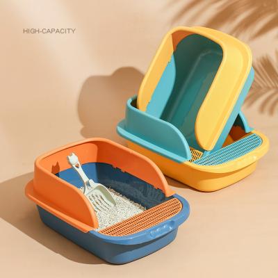 China Fashionable Contrast Color Design New Arrival Fashionable Contrast Design Thickened Anti Slip Base Partially Enclosed Cat Litter Box Middle for sale