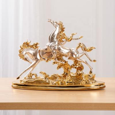 China Modern Life Size Horse Sculpture Golden Europe Resin Running Horse For Art Decoration Home Statue for sale