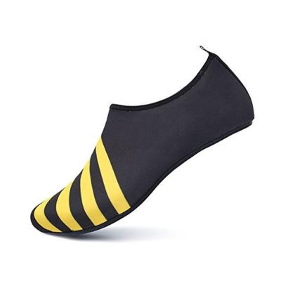 China Classic Barefoot Water Shoes Aqua Socks Beach Swim Surf Water Shoes Womens Mens Womens for sale