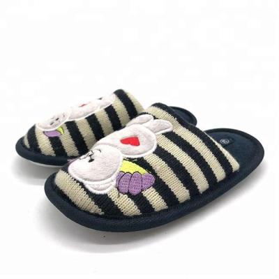 China Narrow Toe Embroider Cashmere Kids Indoor Slipper House Slippers for sale