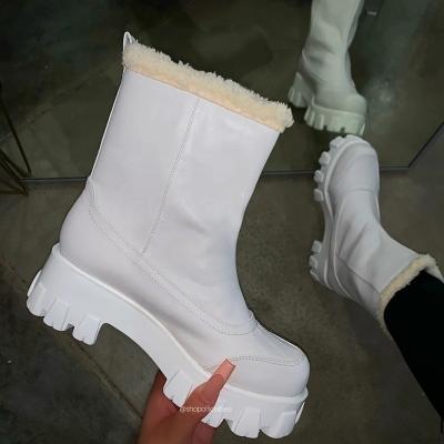 China Warm and Stylish Anti-slippery Zipper-in Designer Chunky Heel Platform Boots Winter Round Toe Heel Booties for sale