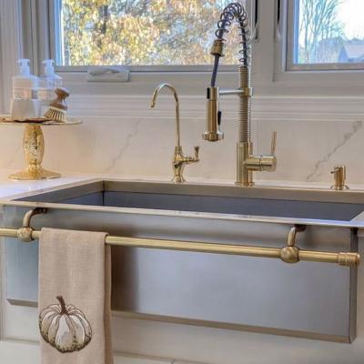 China Without Faucet Officine gullokitchen sink farmhouse stainless steel handmade sink with brass finish customize design for sale