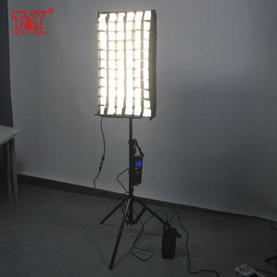 China Portable outdoor photography studio dimmable softbox video light kit for sale