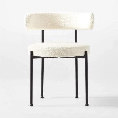 China Sillones de comedor tapizados modernos ajustables sillas laterales tapizadas blancas en venta