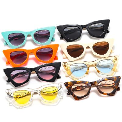 China Fashion Sunglasses New Arrival Style Color Brand Designer Unique Sunglasses Women Party Sun Lenses for sale