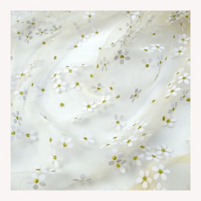 China New Design Organic Mesh Offset Printed White Flowers for Part Mesh Printed Fabric for sale