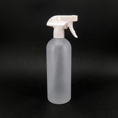 China Plastic Empty Personal Care Spray Bottle 1L 750ml PET Boston Round Hand Trigger Mist Sprayer Cleaning Bottle for sale