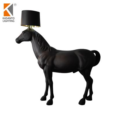 China Vintage Modern Hot Sale Modern Resin Horse Head Black Floor Lamp For Hotel Lobby Living Room Office Decorative for sale