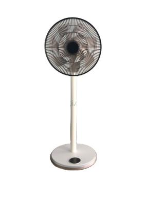 China Lower Noise 2 in1 Adjust Size 12 Inch DC 24V 5000/10000 mAh Rechargeable Standby Fan By Auto Oscillation for sale