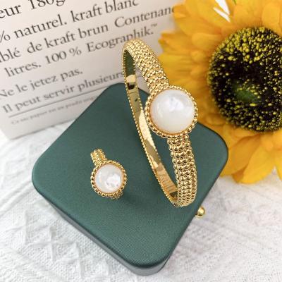 China Environmental Friendly Hot Selling Europe And The United States Retro Round Bracelet Ring for sale