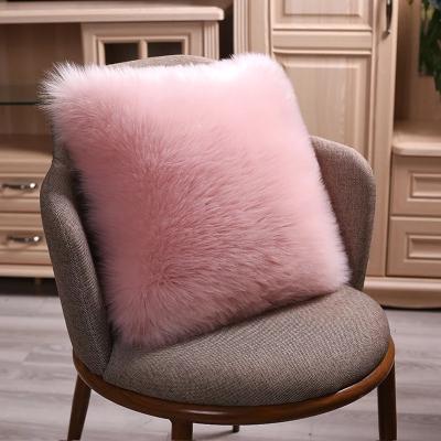 China Sustainable Home Decorative Plush Faux Fur Throw Blanket Cushion Super Soft Shape for sale