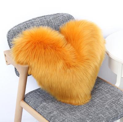 China Two Sides Viable Cute Furry Faux Fur Pillow Heart Shaped Cushion for sale