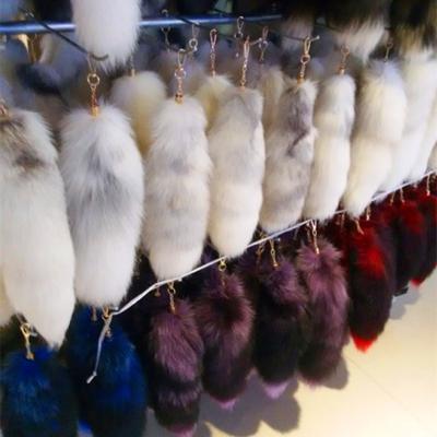 China Decoraction Fashion Beautiful Design Wholesale Natural Fox Tail Key Chain / Real Fox Fur Fairy Tail for sale