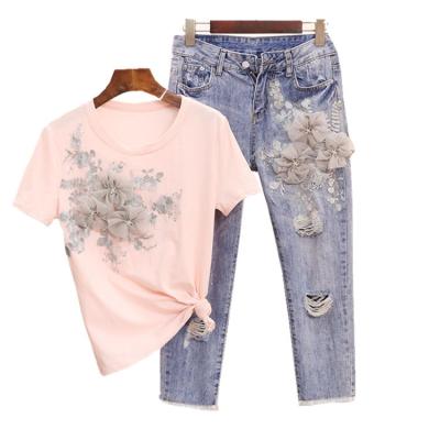 China Women's anti-pilling fashion sets new summer heavy industries embroidered T-shirt + three-dimensional flower hole short-sleeved jeans for sale