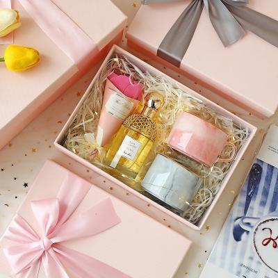 China Recyclable Custom Logo Perfume Rose Wedding Gift Paper Boxes With Lid Printed Cardboard Rigid Packaging for sale