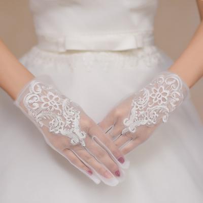 China Wedding yuan women short white lace pearl wedding gloves lady performance party bridal gloves for sale