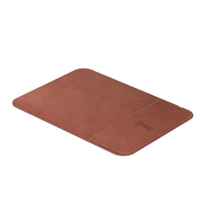 China Trendy 2022 Office Desktop QI Certificated Fast Charging Mouse Pad Wireless Charger for sale