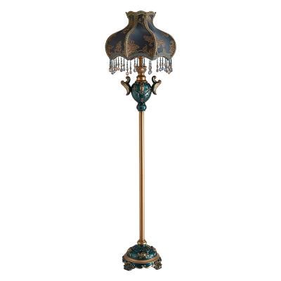 China Lighting Functions European E27 Lamp Holder Vintage Hotel Resin Floor Lamp Decorative Antique Antique Bedroom Light Contemporary Lamps for sale