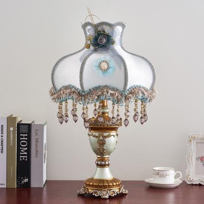 China European high quality hotel bedroom hotel polyresin table lamp wholesale classic living room desk lamp for sale