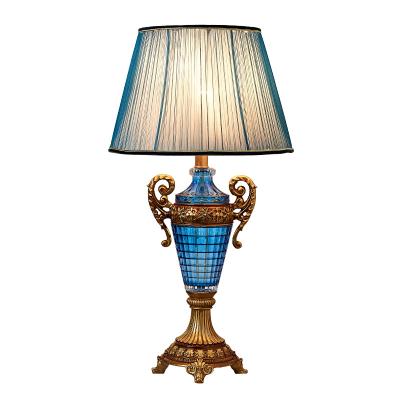 China American wild light luxury hand-painted handmade villa bedside retro living room bedroom resin table lamp handwork resin decorative table for sale