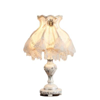 China EUROPEAN with lace fabric shade white color polyresin table lamp desk lamp for hotel bedroom home living room for sale