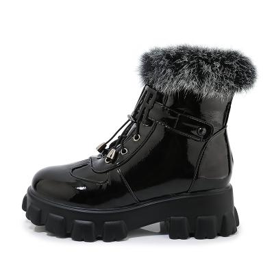 China Waterproof 2020 Winter Women Ankle Boots Ladies Sneakers Black White Fur Snow Boots for sale