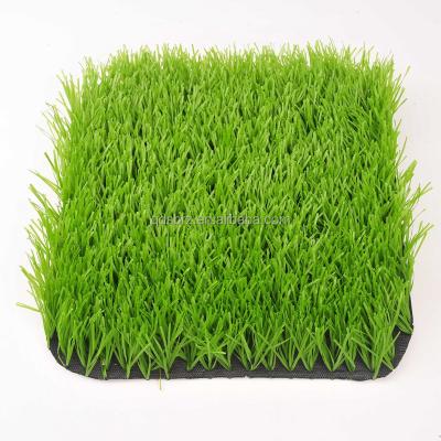 China For professional non-infill artificial l soccer field sports Sunberg wholesale waterproof grass green color football for sale