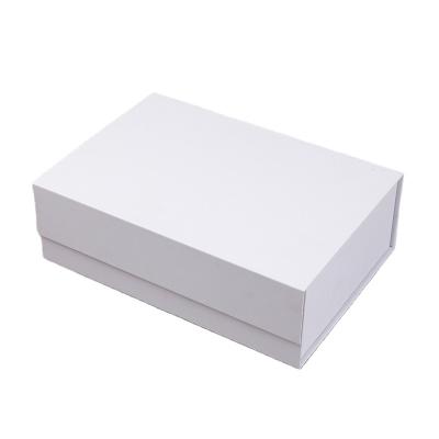 China Recyclable Custom Logo Rigid Cardboard Packaging Magnetic Closure Gift Box for sale