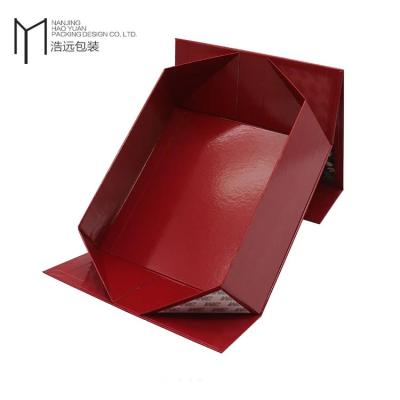 China Factory Direct Selling Recyclable Gift Box Packaging Gift Box One Piece Cardboard Folding Ribbon Magnetic Suction Shake for sale