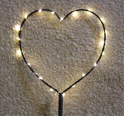 China Indoor and Outdoor Decoration LED Heart Shape Iron Art Table Lamp Decorative Summer Holiday Festival Battery Operated Light for sale