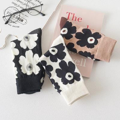 China Calcetines QUICK DRY Cheap Breathable Novelty Fashion Socks Cute Fashion For Girls Flower for sale