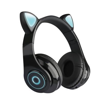 China Cute Wireless Game Cat Headphones Earphones Cat Headphones Headset Speaker Led RGB Professional Radio Headband Headphones for sale