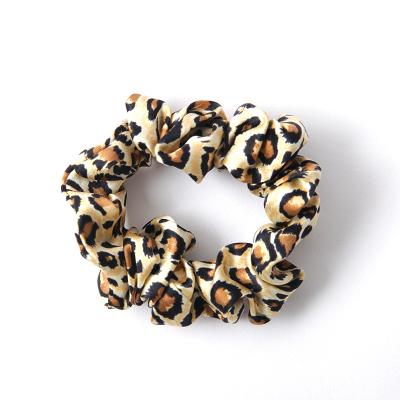 China Organic Viable China Made Beautiful Girl Hair Decoration Female 100% Natural 22Mm Scrunchy Silk Print for sale