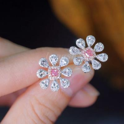 China Classic 18K Gold white color and pink Diamond Delicate Design Exquisite Flower form the beautiful luxury style earring for sale