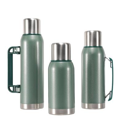 China New Classic/Postmodern Large Capacity 0.7L Stainless Steel Water Bottles Double Wall Vacuum Thermoses Flasks for sale