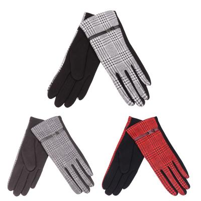 China Simple Fashion Winter Plaid Gloves Women's Warm Breathable Touch Screen Gloves for sale