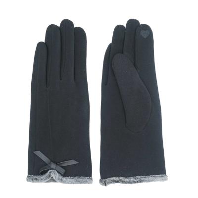 China Comfortable Women's Velvet Hand Quilted Bow Fashion Touch Finger Outdoor Warm Winter Gloves for sale