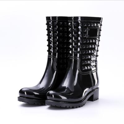 China New High Thermal European American Tube Plus Size PVC Rivet Water Proof Waterproof Boots Rubber Rain Boots for sale