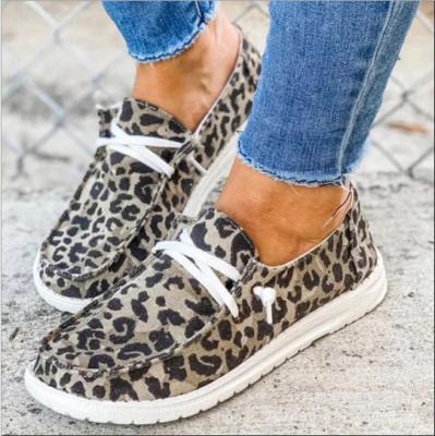 China CUSHIONING 2021 autumn new fashion leopard plus size casual light flat canvas women shoes fashionable shoes for sale