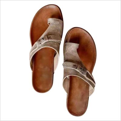 China CUSHIONING New Fashion Retro Style Shoes Women Plus Size 12 Shoes Flip Flops Ladies Flat Bottom Women Sandals 2021 Slides Slippers for sale