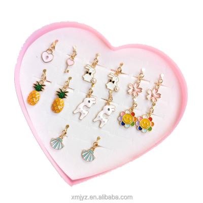 China Cartoon CLASSIC Simple Earrings No Pierced Cool Student Children Short Earrings Gift Box Heart Shaped for sale