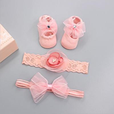 China Breathable Newborn Baby Accessories Cotton Elastic Headband Socks Gift Box for sale